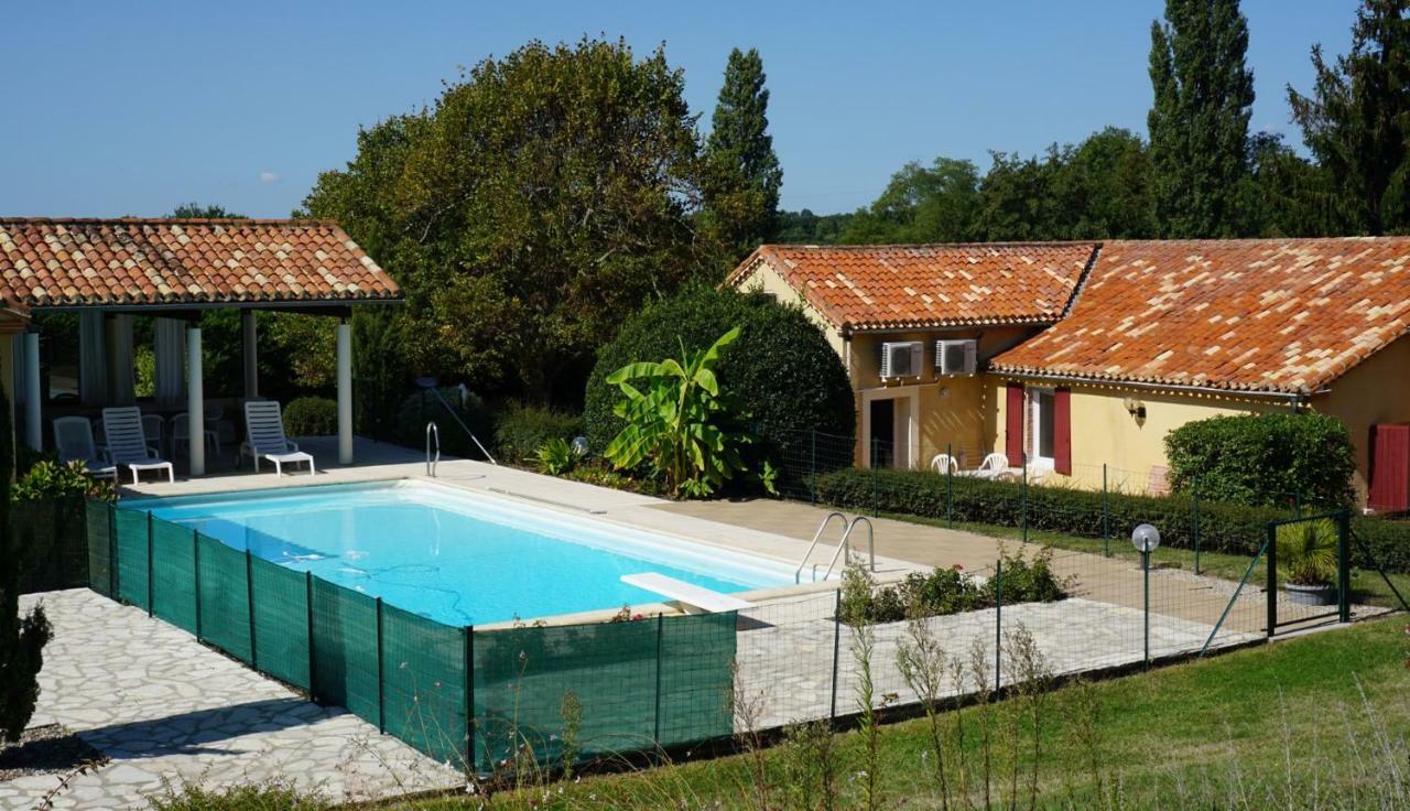 Gites La Bakenia Villeneuve-sur-Lot Bagian luar foto