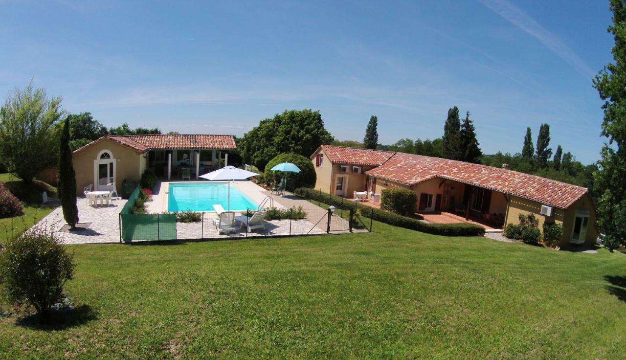 Gites La Bakenia Villeneuve-sur-Lot Bagian luar foto