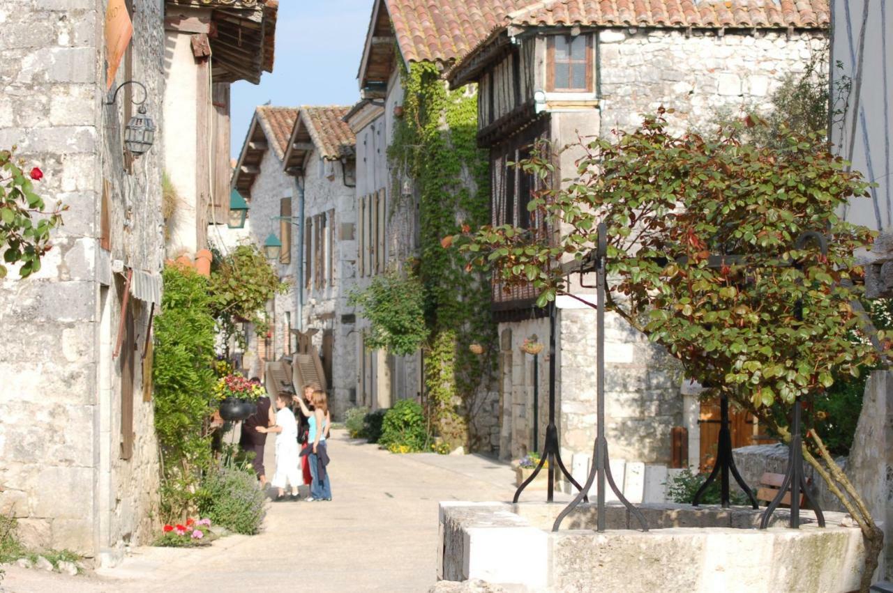 Gites La Bakenia Villeneuve-sur-Lot Bagian luar foto