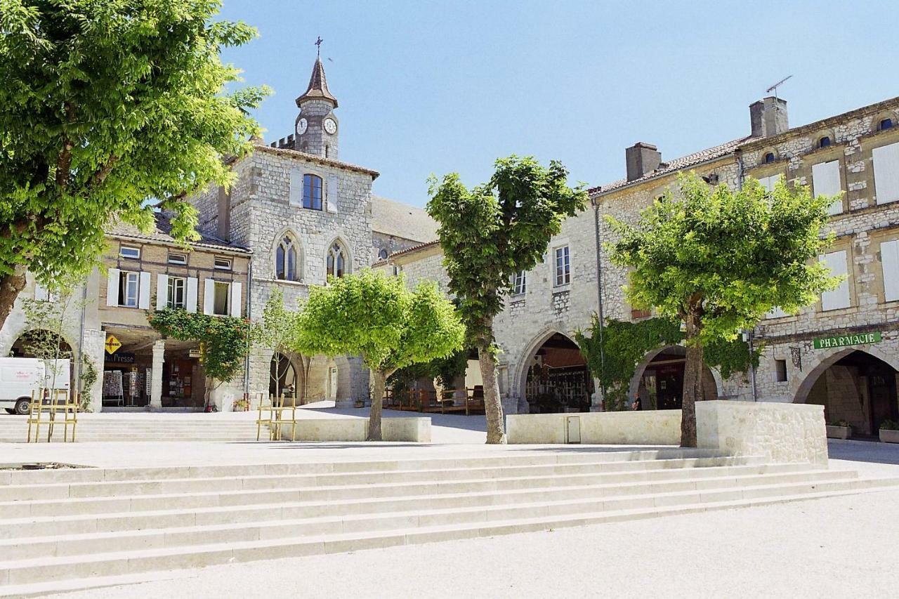 Gites La Bakenia Villeneuve-sur-Lot Bagian luar foto